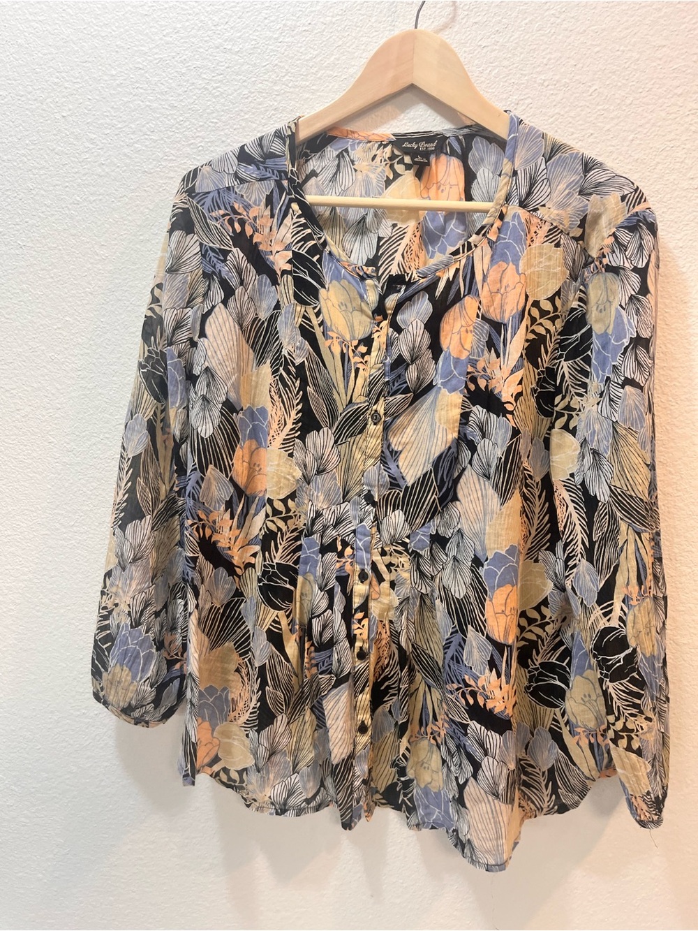 Lucky Brand Floral Button-Front Blouse in Peach, Blue & Black